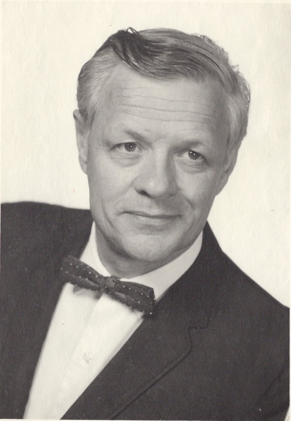 Dr. Robert Leader